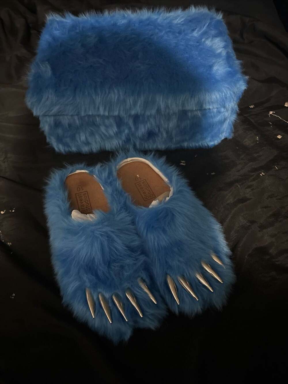 Bravest Studios Bear Claw Mule Size 10 Blue Fuzzy Slippers